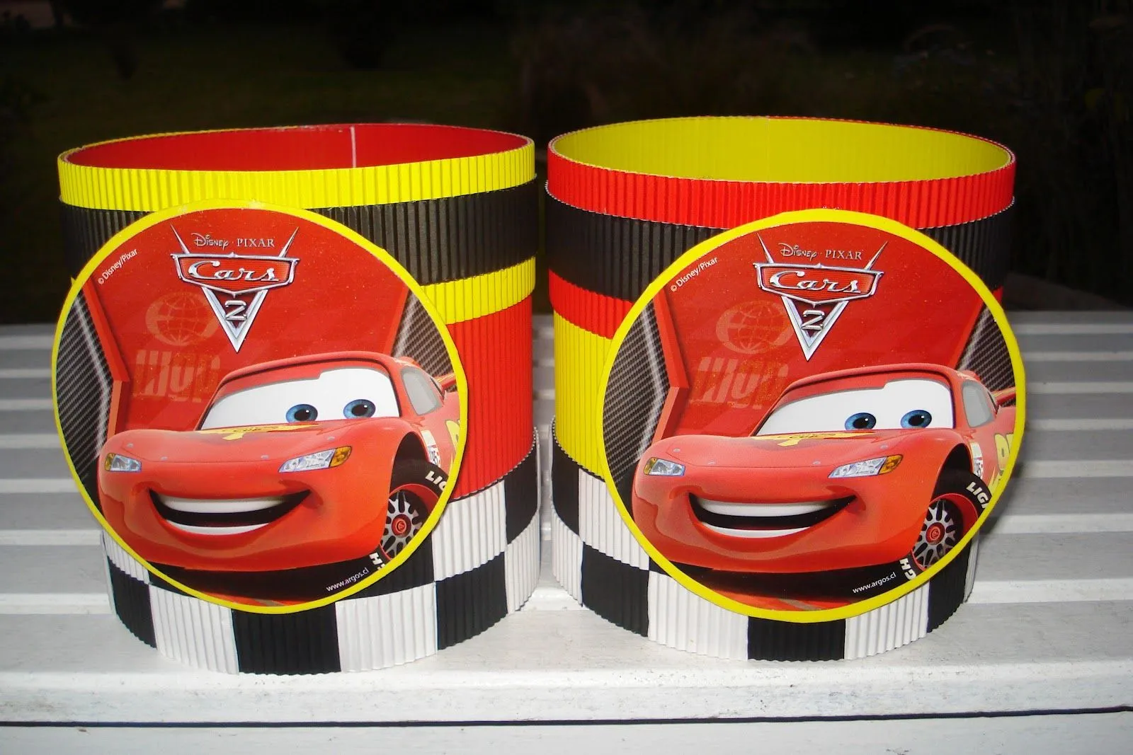 LOS INVITO A CONOCER MI PAGINA.....: Contenedor para dulces " CARS 2 " LOS INVITO A CONOCER MI PAGINA.....: Contenedor para dulces " CARS 2 "