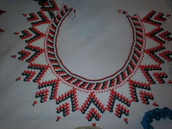 Items similar to Chaquiras Collares - arte de los indigenas Ngobe ... Items similar to Chaquiras Collares - arte de los indigenas Ngobe ...