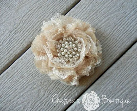 Items similar to Pinza de pelo flor tela Shabby Chic - boda ...