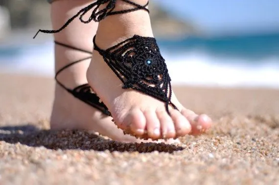 Items similar to SANDALIAS DESCALZAS, NEGRAS, Ganchillo, Boda de ... Items similar to SANDALIAS DESCALZAS, NEGRAS, Ganchillo, Boda de ...