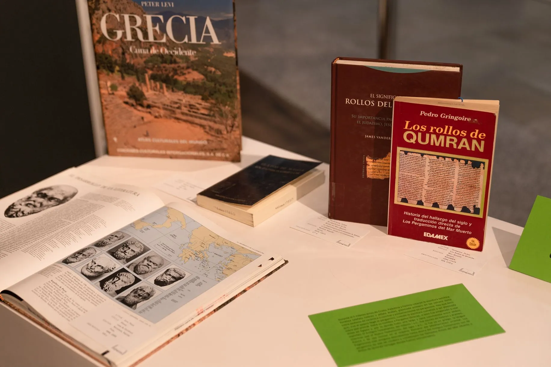 ITESO : Biblioteca : Exposicion : Libro