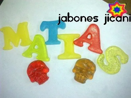 Jabones Jicani •: Letras de jabón de glicerina: MATIAS Jabones Jicani •: Letras de jabón de glicerina: MATIAS