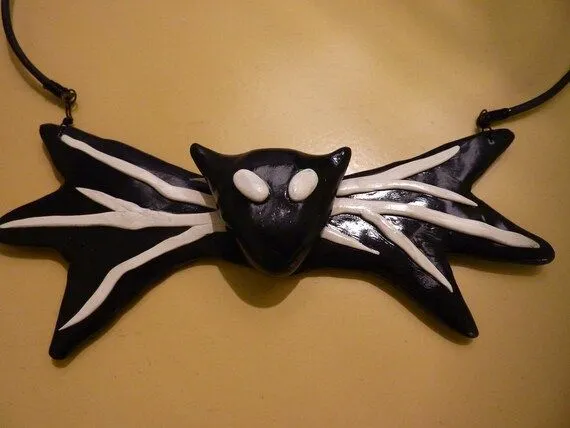 Jack Skellington Bat Papillon collana incubo prima di WeirdlyCute