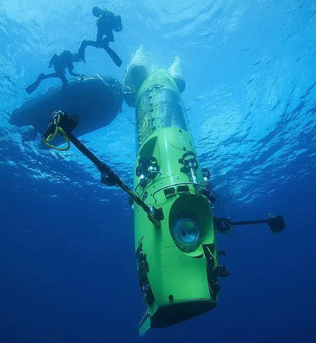 James Cameron cuenta lo que vio en el fondo del océano - ABC.es James Cameron cuenta lo que vio en el fondo del océano - ABC.es
