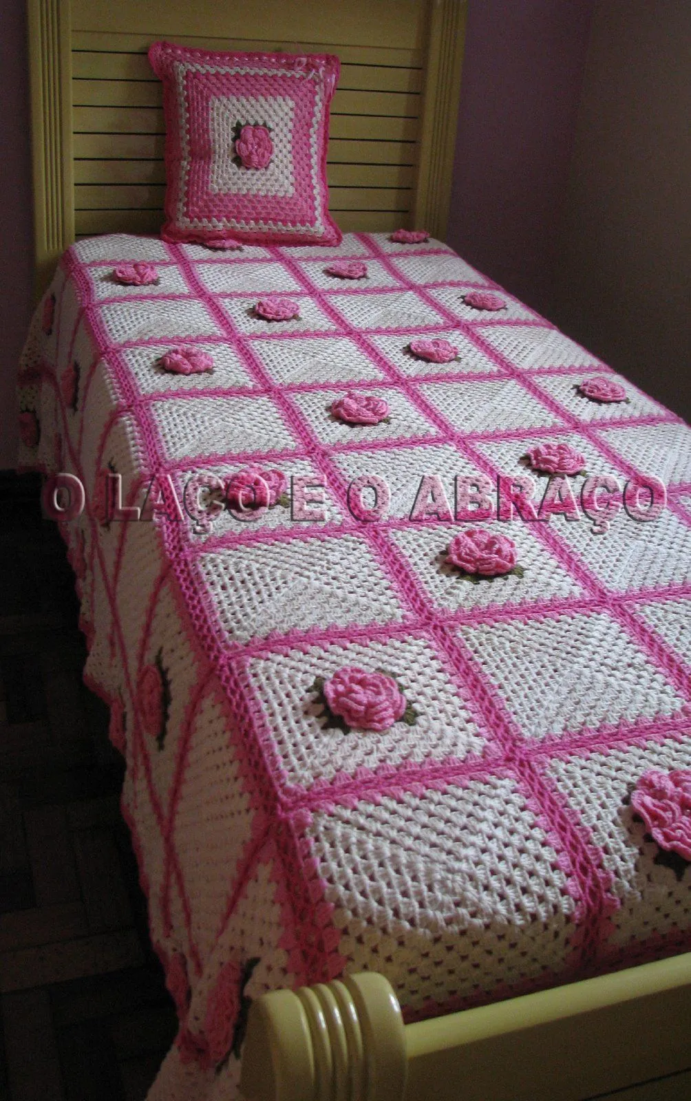 JANINHA TRICO E CROCHE: COLCHAS EM CROCHE E FUXICOS.