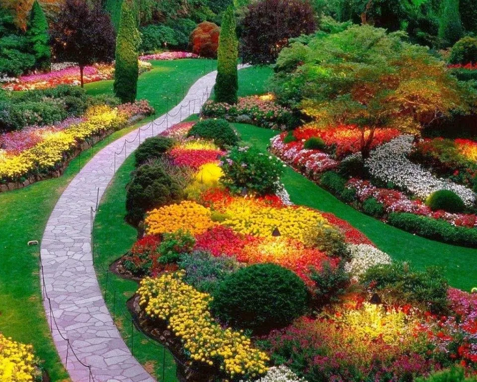 JARDIN CON FLORES - Patios y Jardines