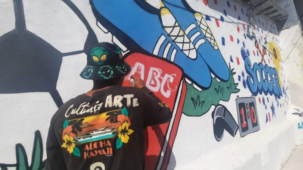 Jóvenes crean murales que retratan la identidad santaneca - Diario El Salvador Jóvenes crean murales que retratan la identidad santaneca - Diario El Salvador