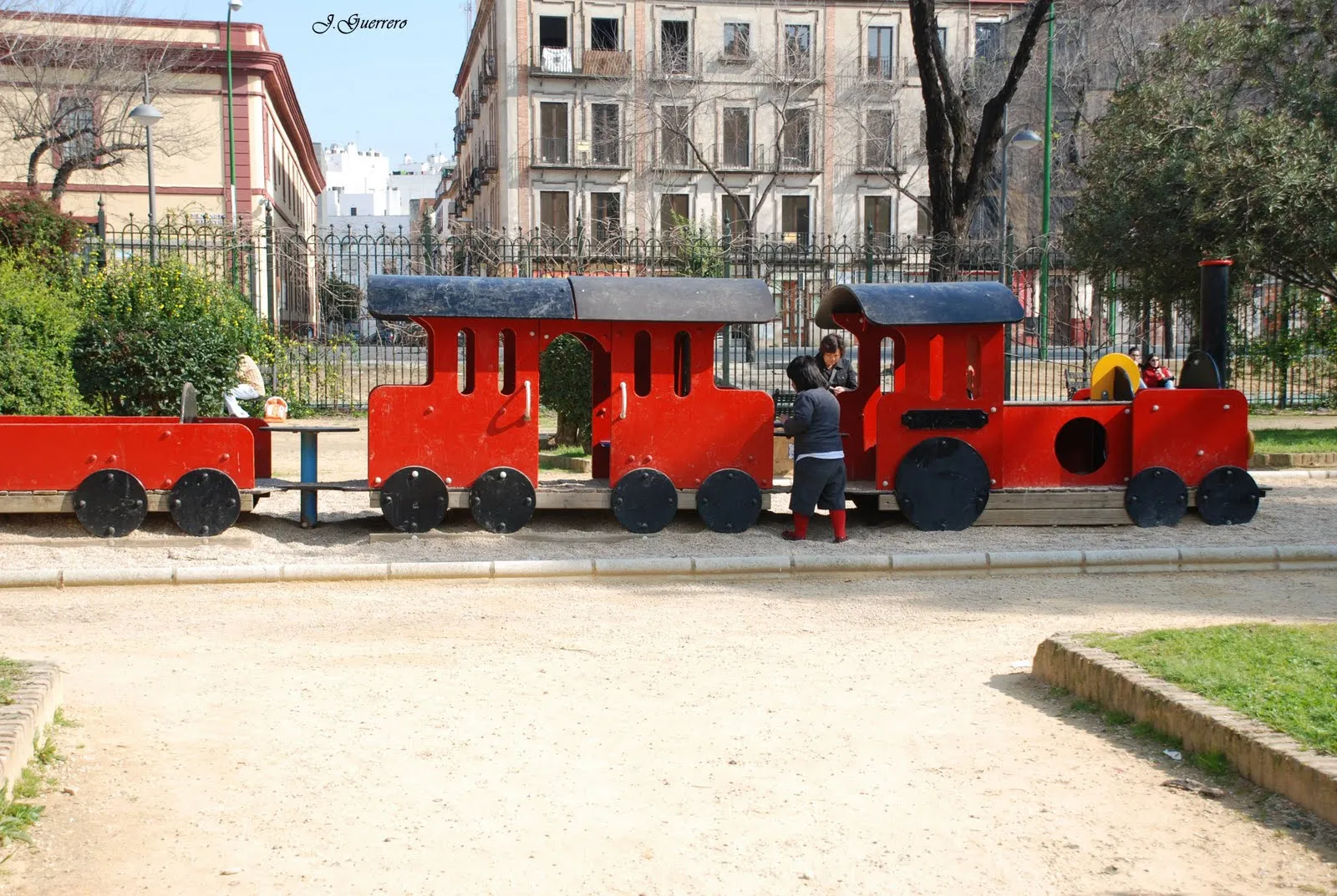 ... Juan Guerrero: Un tren de juguete,para niños,en Parque Sevillano ... Juan Guerrero: Un tren de juguete,para niños,en Parque Sevillano