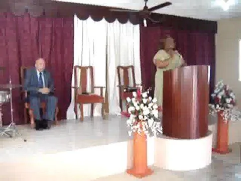 Juan Rodriguez dona construcción púlpito iglesia evangelica - YouTube Juan Rodriguez dona construcción púlpito iglesia evangelica - YouTube