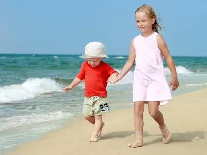 Juegos infantiles en la playa | Ser padres es facilisimo.com