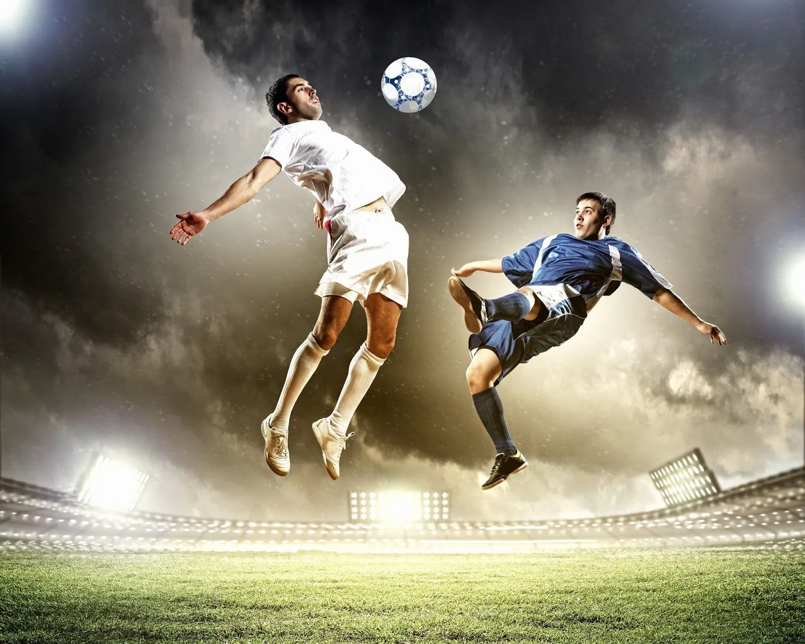 Jugadores de fútbol soccer practicando en el estadio | Banco de ...