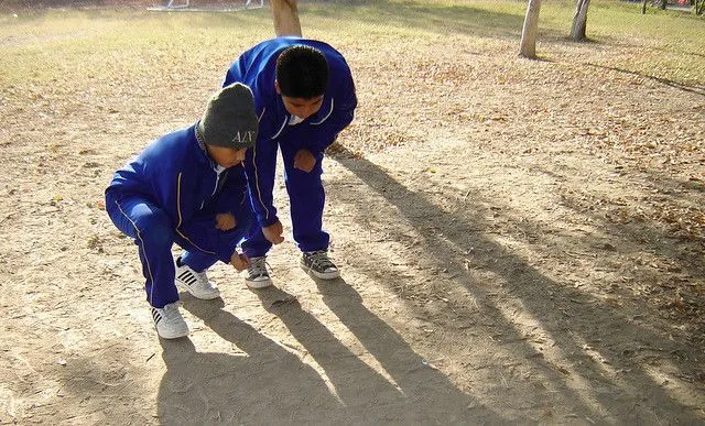 jugando canicas | Flickr - Photo Sharing!