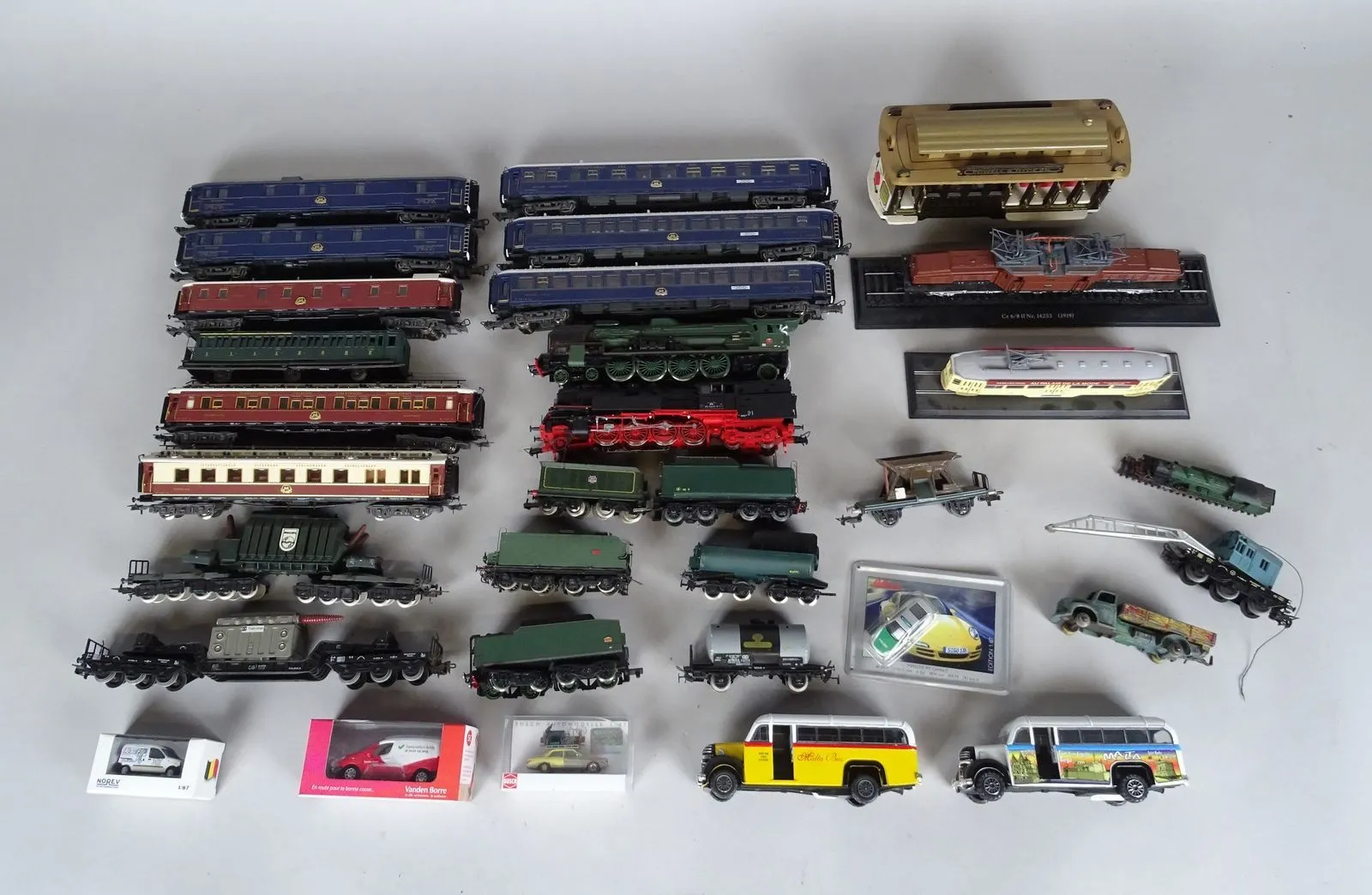 Juguete: Tren HO: lote de vagones y locomotora la mayorí… | Drouot.com Juguete: Tren HO: lote de vagones y locomotora la mayorí… | Drouot.com