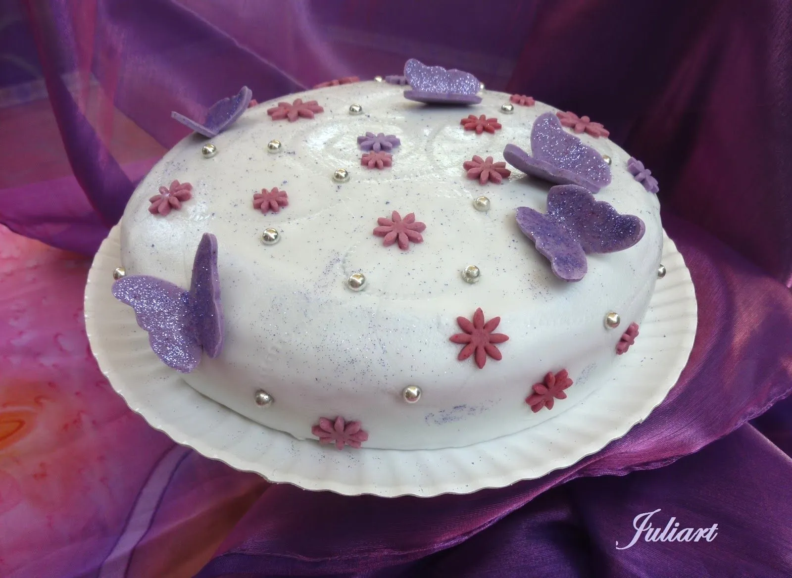 Juliart: Tarta de fondant con mariposas