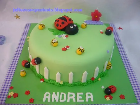 JuLiasCA Boutique de tartas: Tarta Mariquitas y Abejas JuLiasCA Boutique de tartas: Tarta Mariquitas y Abejas