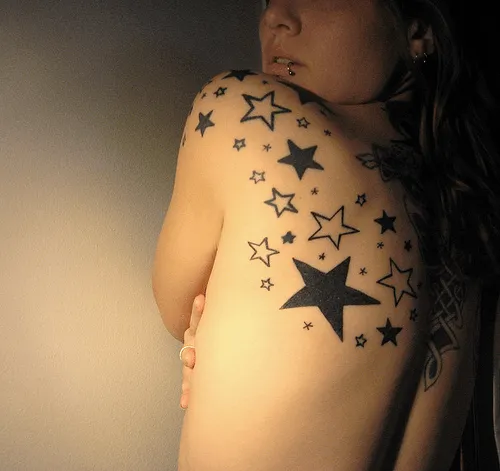 Tatuajes en espalda para mujer | letras para tatuajes