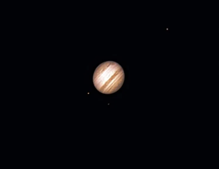 Tránsito de Io sobre júpiter hecho por mi (gif animado) - Taringa!