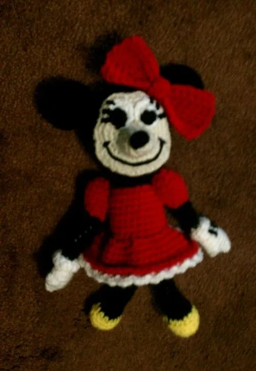 Just Stitched: Free Pattern: Minnie Mouse