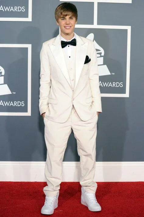 Justin bieber con tenis supra - Imagui