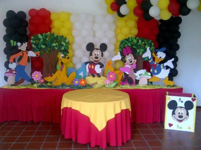 Karellys - Manualidades en Foami: Ambientación y Mesas Fantasía