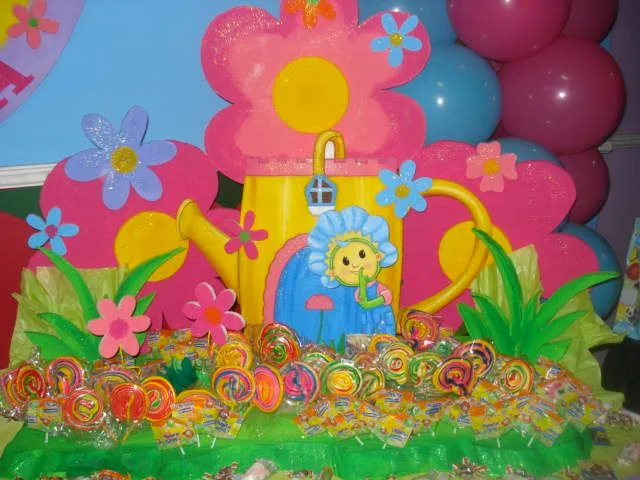 Karuzza Celebraciones: FIFI Y LOS FLORIGUITOS
