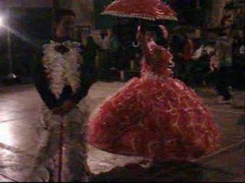 KINDER A 2007: REYES EN TRAJE RECICLABLE - YouTube KINDER A 2007: REYES EN TRAJE RECICLABLE - YouTube