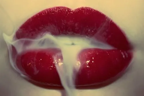 Labios tumblr humo - Imagui