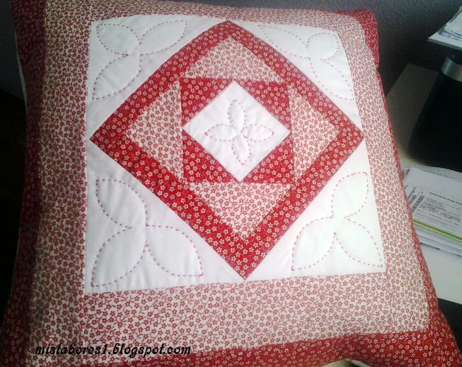 MIS LABORES: COJINES DE PATCHWORK