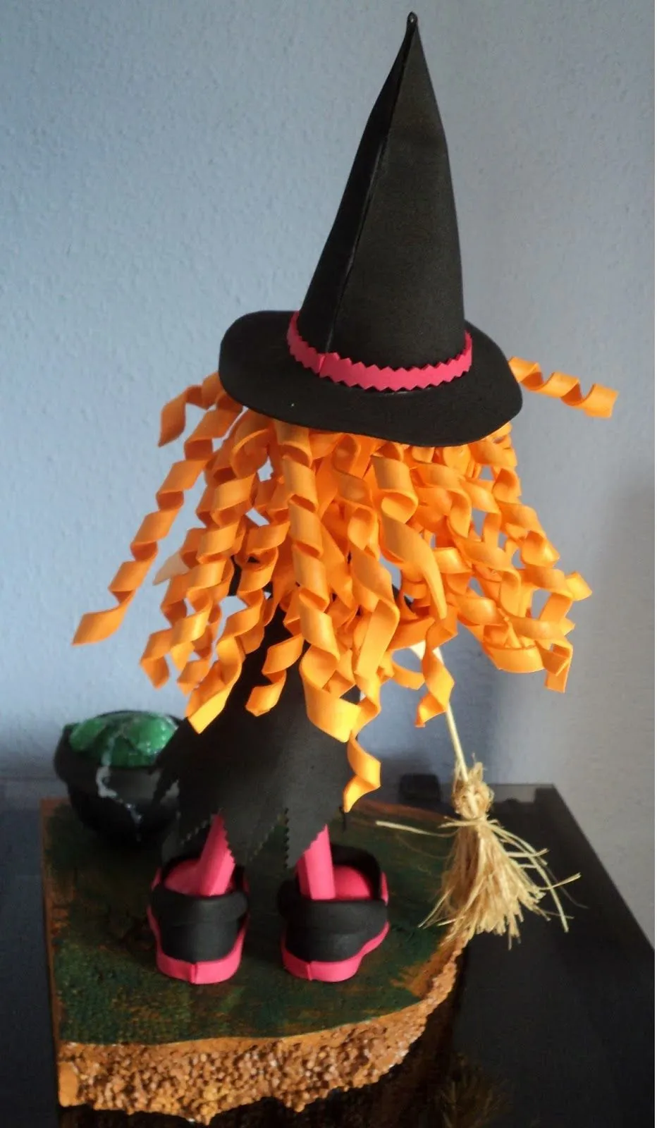 Las Labores y Manualidades de Caterine: Bruja goma eva para Halloween Las Labores y Manualidades de Caterine: Bruja goma eva para Halloween