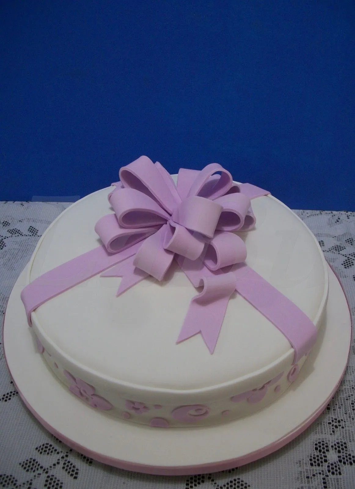 LaBu: TORTA CUMPLEAÑOS con moño