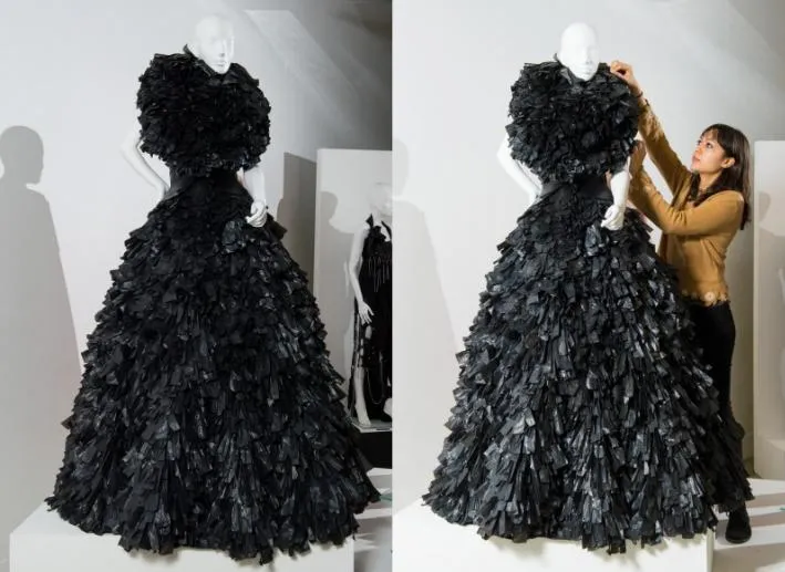 Lady Gaga Spain on Twitter: "Un vestido hecho de bolsas de basura ...