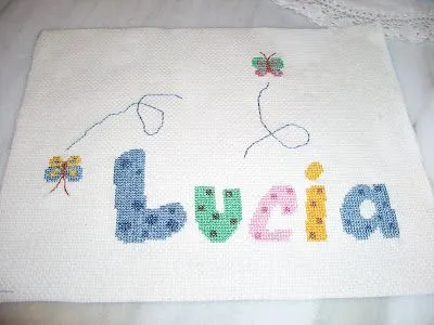 LANAS y BARRO ": Nombre a punto de cruz : LUCIA LANAS y BARRO ": Nombre a punto de cruz : LUCIA