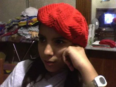 Entre lanas, hilos y agujas: Boina Roja