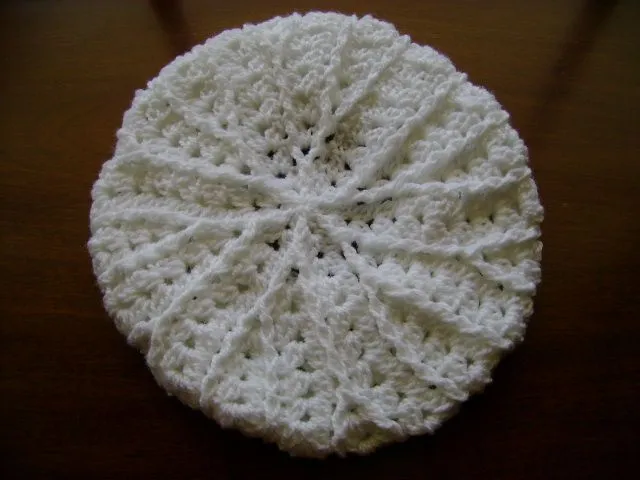 Gorras a Crochet : colores Blanco y Negro