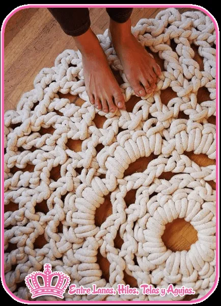 Entre lanas, hilos, telas y agujas: ♥Alfombra tejida con los dedos♥ Entre lanas, hilos, telas y agujas: ♥Alfombra tejida con los dedos♥