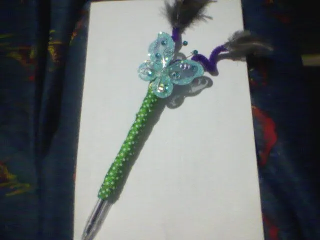 Imagenes de plumas decoradas con liston - Imagui