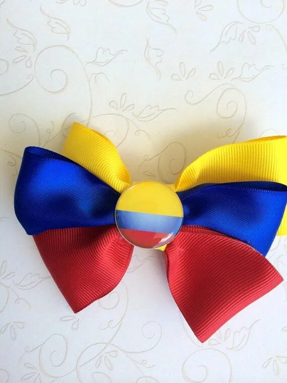 Lazo de cabello para niña con los colores y bandera por NeskaPlace Lazo de cabello para niña con los colores y bandera por NeskaPlace