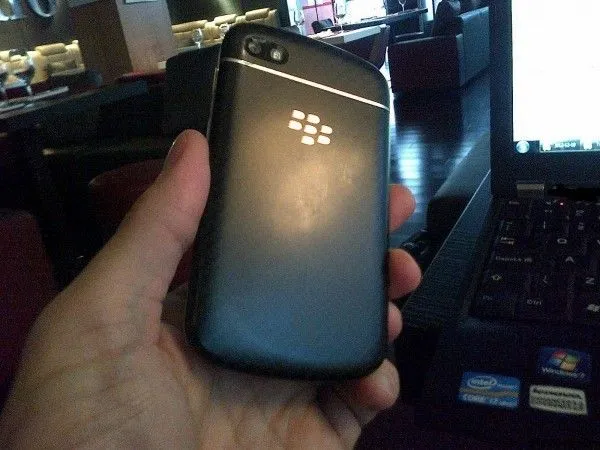 Leak Image Blackberry 10 N Series First Front/Back/Cover Image ... Leak Image Blackberry 10 N Series First Front/Back/Cover Image ...