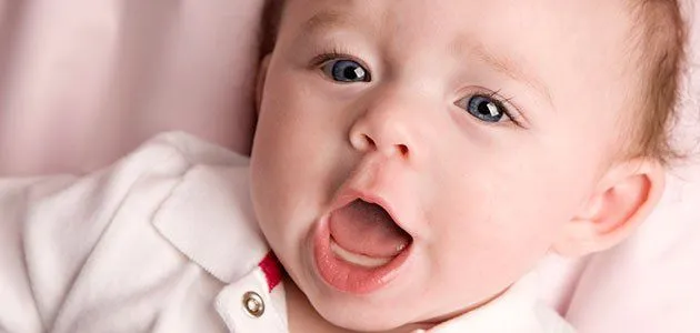 Desarrollo físico y mental de un bebé de dos meses Desarrollo físico y mental de un bebé de dos meses