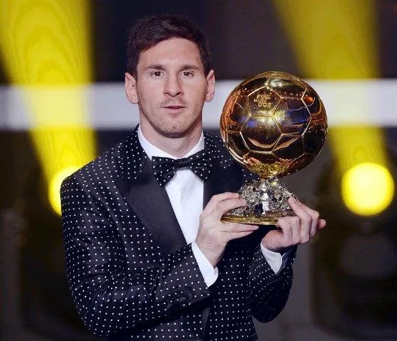 Leo Messi deslumbra con su 'look' en la entrega del Balón de Oro ...