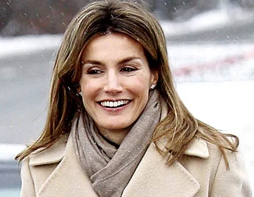 Letizia corrige dentadura con brackets de zafiro. Un paso más con ... Letizia corrige dentadura con brackets de zafiro. Un paso más con ...