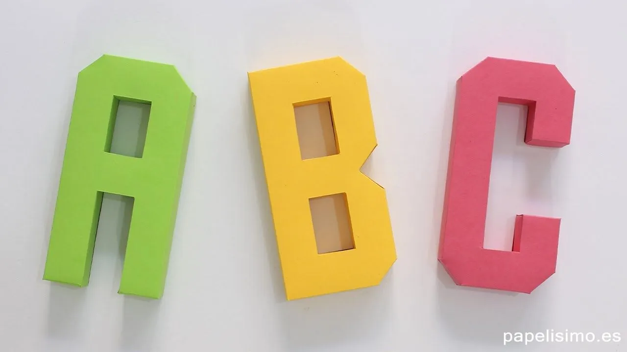 Cómo hacer letras 3D de papel o cartulina (Plantillas Abecedario A-Z) - YouTube Cómo hacer letras 3D de papel o cartulina (Plantillas Abecedario A-Z) - YouTube