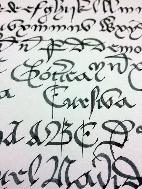 Letras góticas cursivas - Imagui