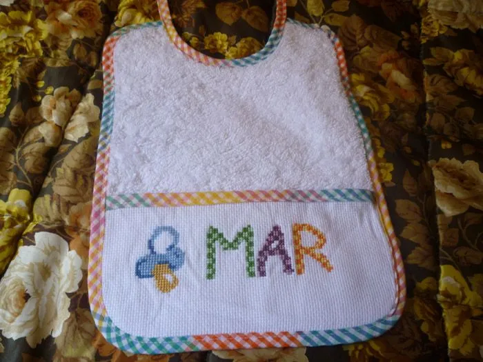 Letras en punto de cruz para baberos - Imagui Letras en punto de cruz para baberos - Imagui