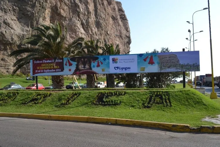Así es el nuevo letrero de Fiestas Patrias al pie del Morro de ...