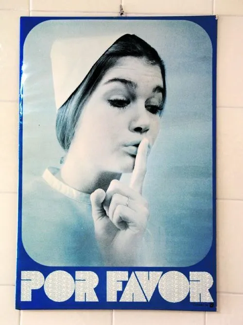Foto enfermera pidiendo silencio - Imagui