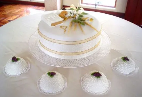 LIBRO Y TRIGO Primera Comunión | Tortas. | Pinterest
