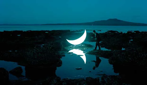 Lightecture | Leonid Tishkov, el artista y su luna privada Lightecture | Leonid Tishkov, el artista y su luna privada