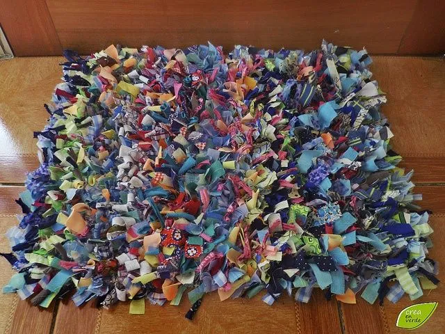 limpia pies / mini alfombra hecho de ropa y tela reciclada ...