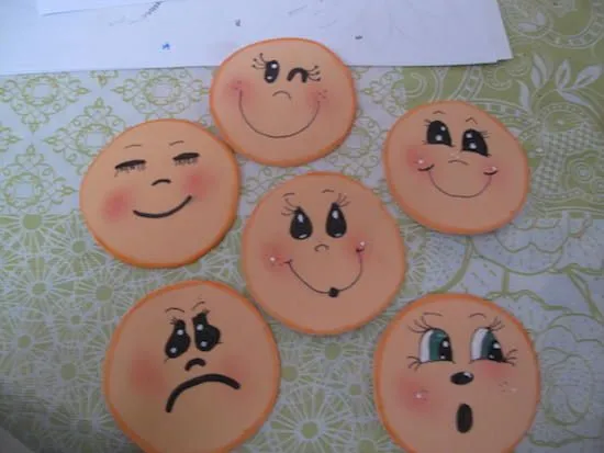 Lindas expresiones en caritas de goma eva | Angeles Manualidades Lindas expresiones en caritas de goma eva | Angeles Manualidades